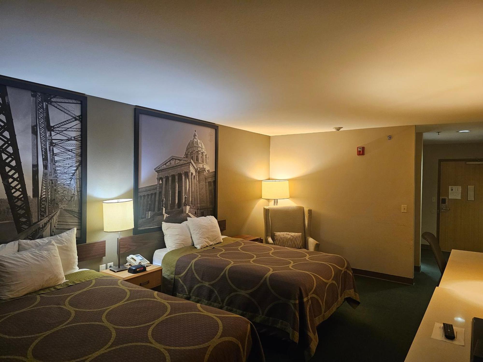 Super 8 By Wyndham Ava Motel Ngoại thất bức ảnh