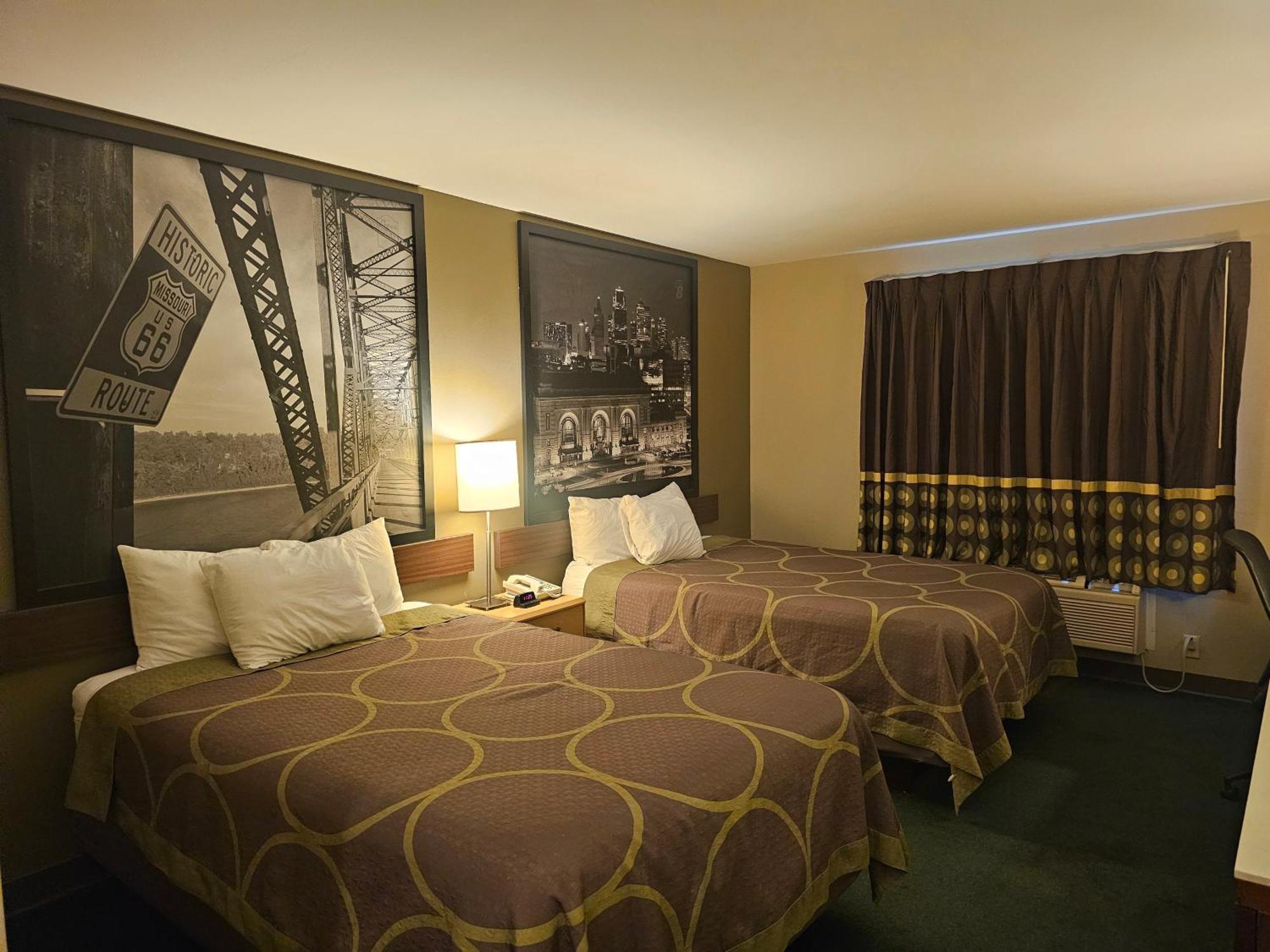 Super 8 By Wyndham Ava Motel Ngoại thất bức ảnh